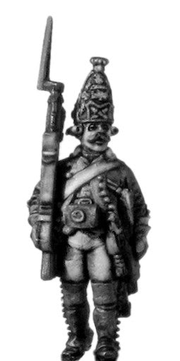 (100WFR312) Russian Grenadier NCO, lapels/collar, musket, marching