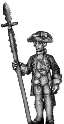 (100AOR101a) 1756-63 Saxon Musketeer officer, spontoon, at attention