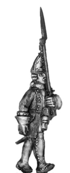 (100AOR116) 1756-63 Saxon Guard Grenadier officer, with musket marching