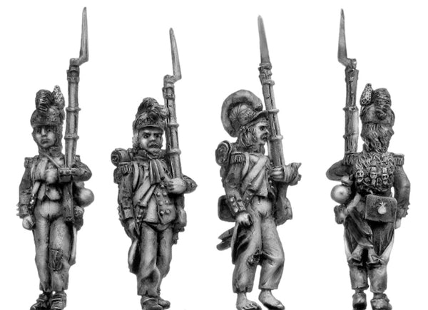 (100WFR015) Grenadier, casque, ragged campaign uniform, march attack