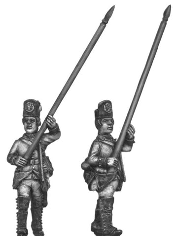 (100WFR506) Austrian Fusilier std. bearer, kasket, marching