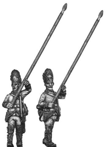 (100WFR514) Austrian Grenadier standard bearer, bearskin, marching