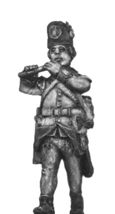 (100WFR524) Hungarian Fusilier fifer, kasket, marching