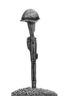 (100WWT010) Soviet infantry helmet on rifle