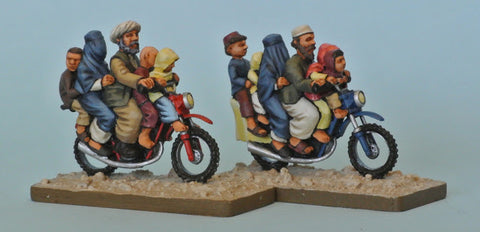 (100MOD087f) NEW Afghan family on motor bike (6 people)