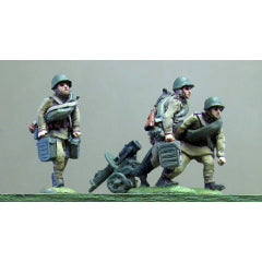 (INS20) Maxim gun team, helmet, advancing- 3 figures + HMG